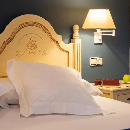 Hotel Palacio De La Viñona 4*