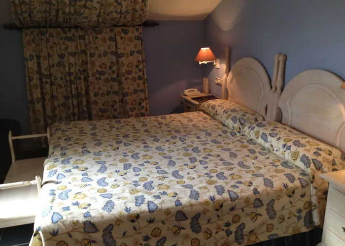 Palacio De La Viñona Hotel